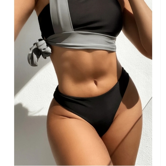 🆕️ Black & Gray Contrast Bikini - Picture 2 of 15